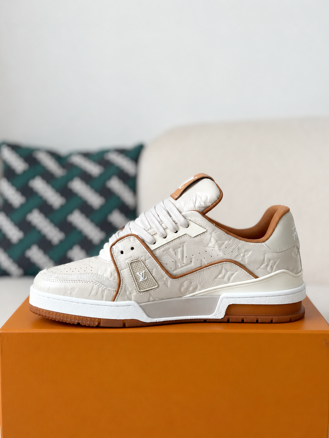 LV Trainer SNE AKERS